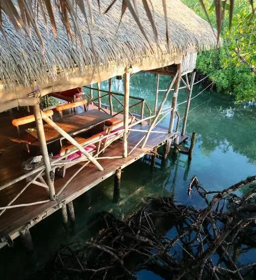 スタンダードバンガロー, Urraca Monkey Island Eco Resort