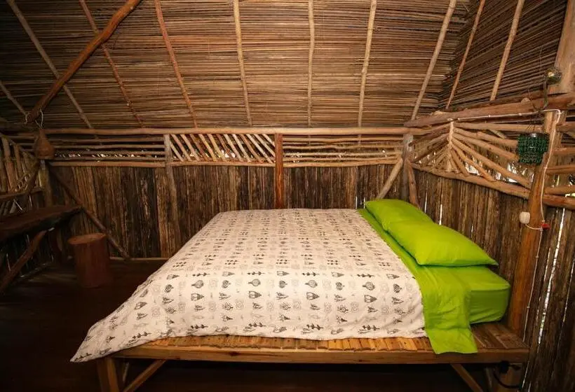 デラックスバンガロー, Urraca Monkey Island Eco Resort