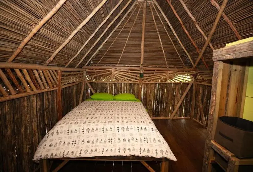 デラックスバンガロー, Urraca Monkey Island Eco Resort