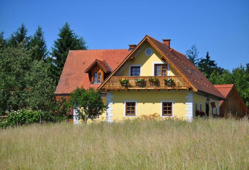 Номер Стандарт Вид на Сад, Haus Schönegger