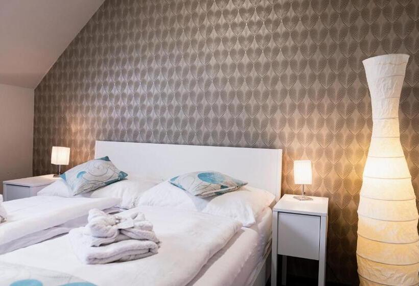 جناح, Penzión Aqua Maria