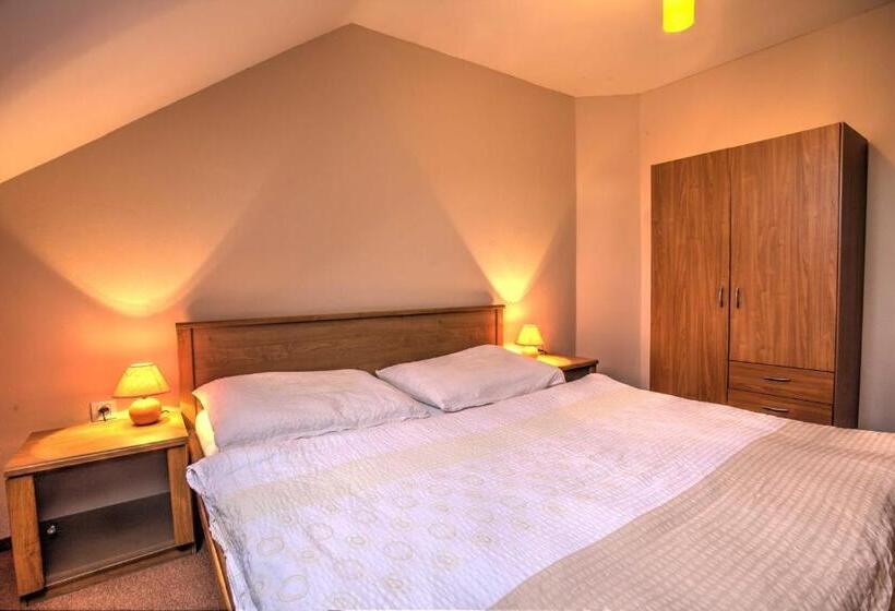 דירה בת חדר שינה 1 עם מרפסת, Penzión Grobský Dvor