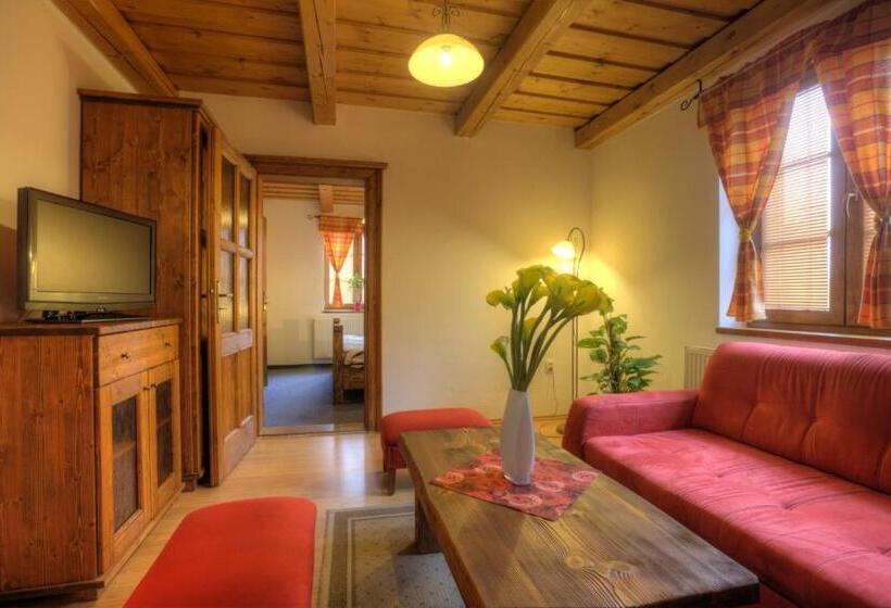 דירת חדר, Penzión Grobský Dvor