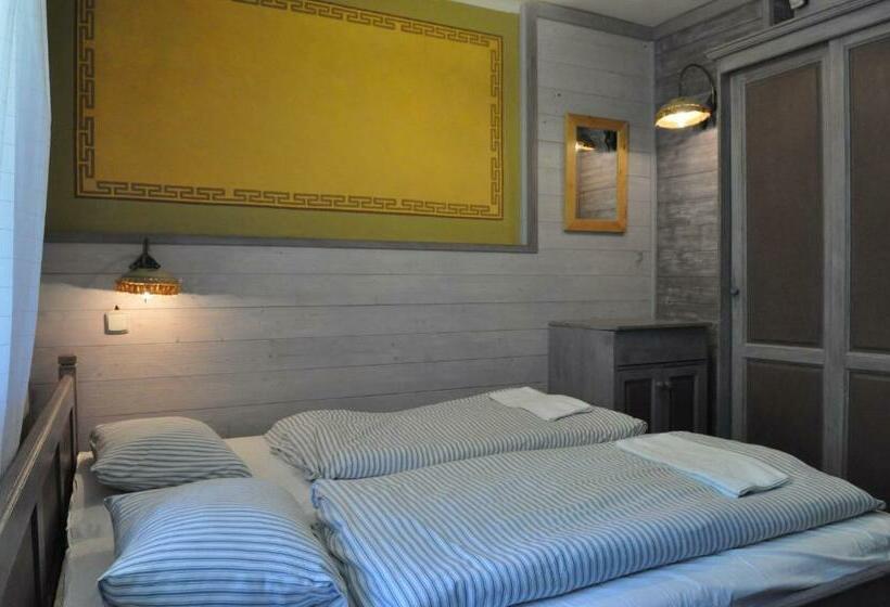 Четырехместный Номер Стандарт, Penzion U Kotle