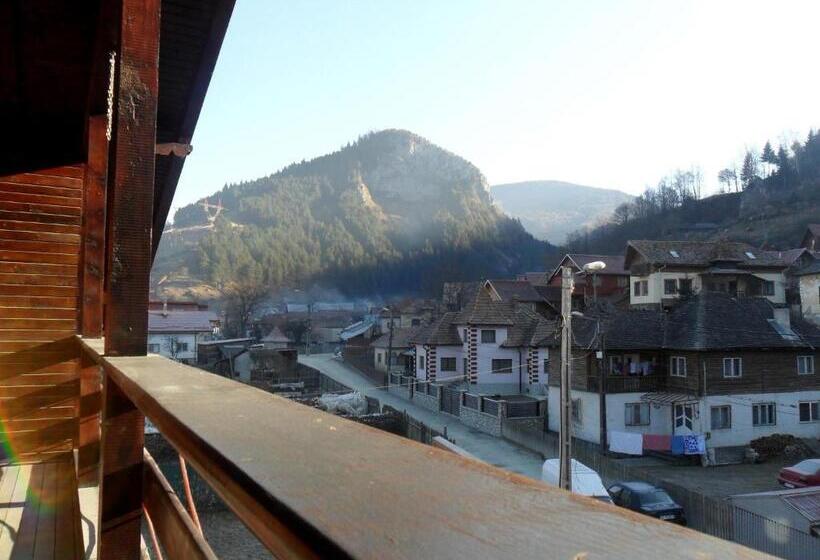 جناح 3 غرف نوم, Pensiune Maria