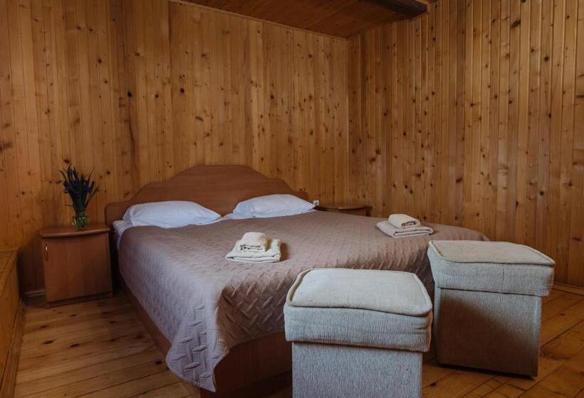 غرفة قياسية رباعية, рибничанка