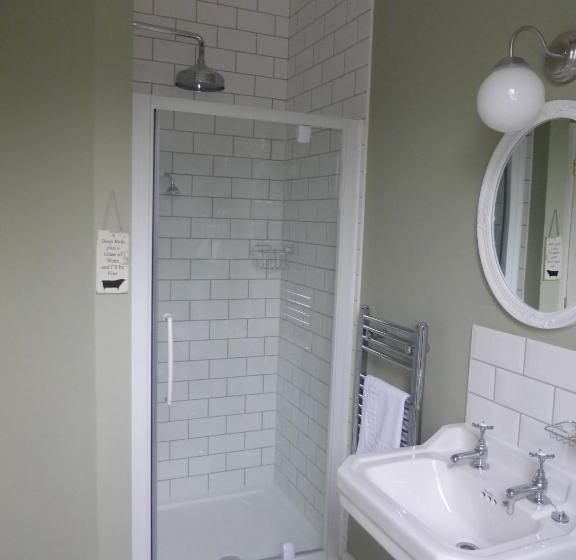 高级大房间, Home Farm House