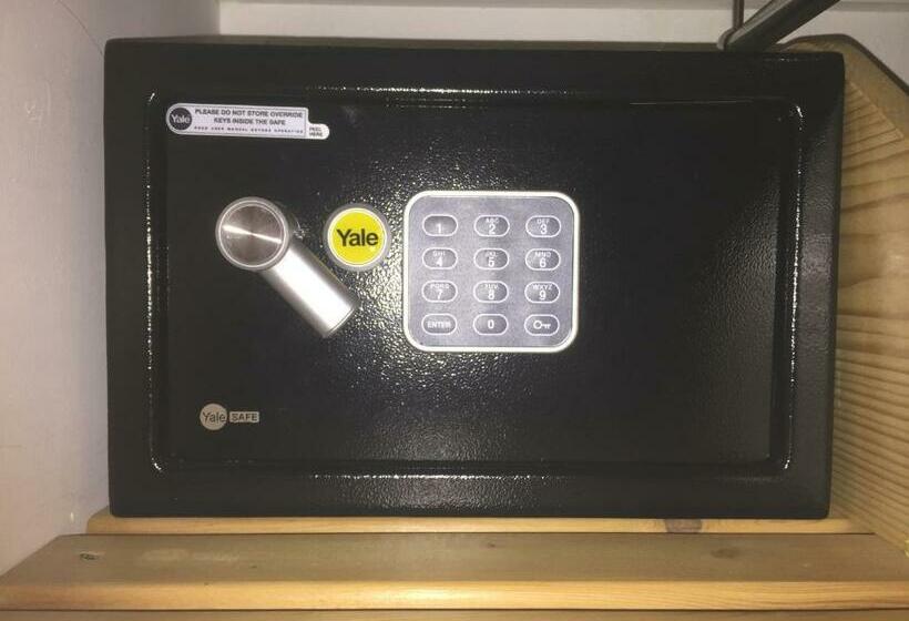 غرفة قياسية سرير كينج, The Glen Farmhouse