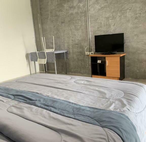 חדר דחוקס עם מיטת קינג, 168pattana 168พัฒนา