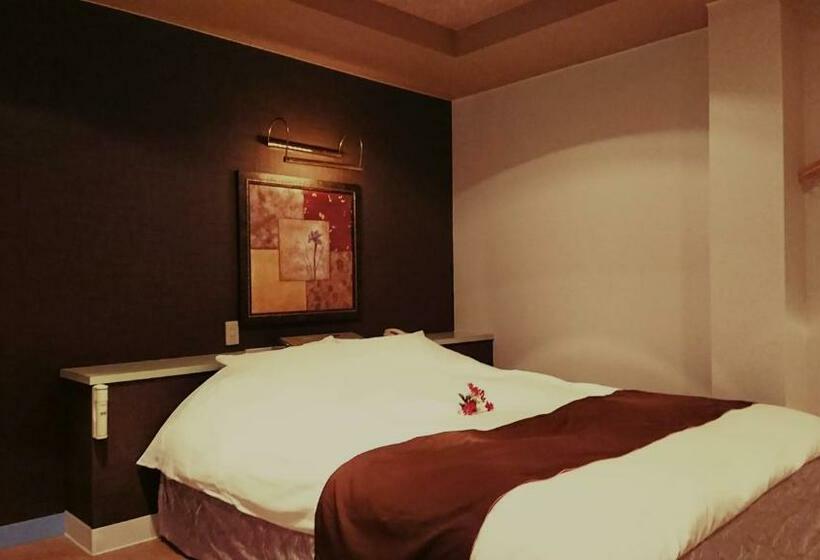 اتاق استاندارد, Aloha Inn Aine