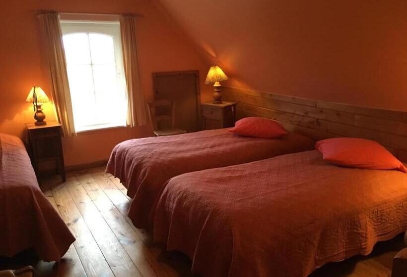 Семейный Номер, Bladelijn