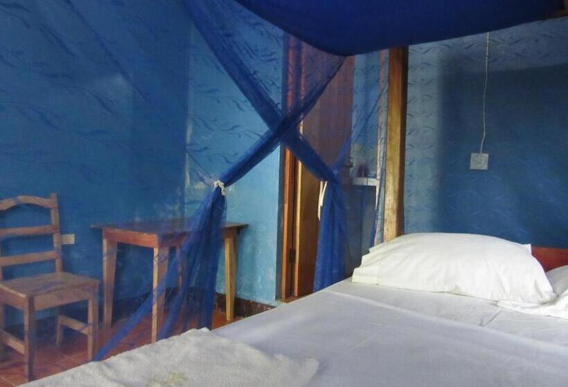 חדר בסיסי לשלושה, Caballito S Mar