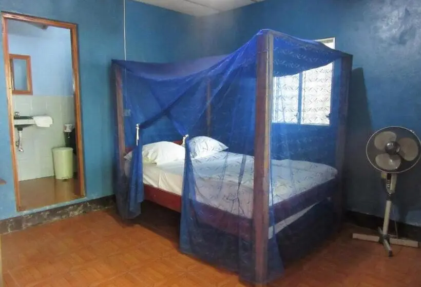 اتاق ساده سه‌ نفره, Caballito S Mar