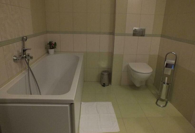 חדר סטנדרט, Golf Bitozeves