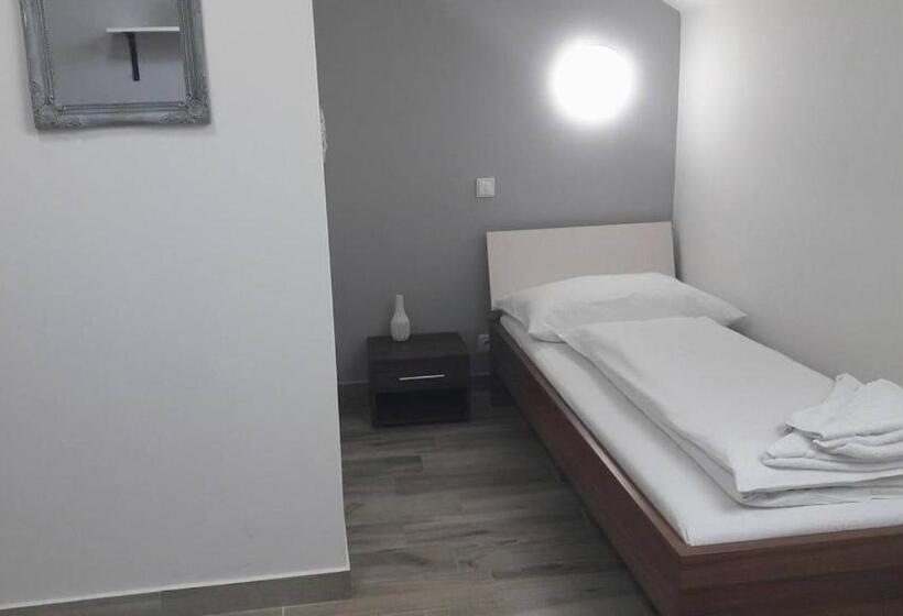 חדר סטנדרט יחיד, Golf Bitozeves