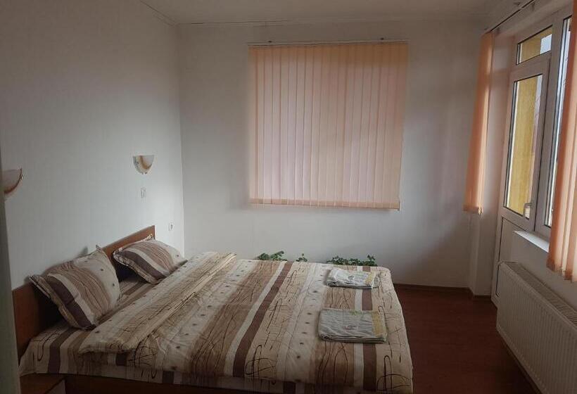 テラス付き１ベッドルームアパートメント, Guest House Chala