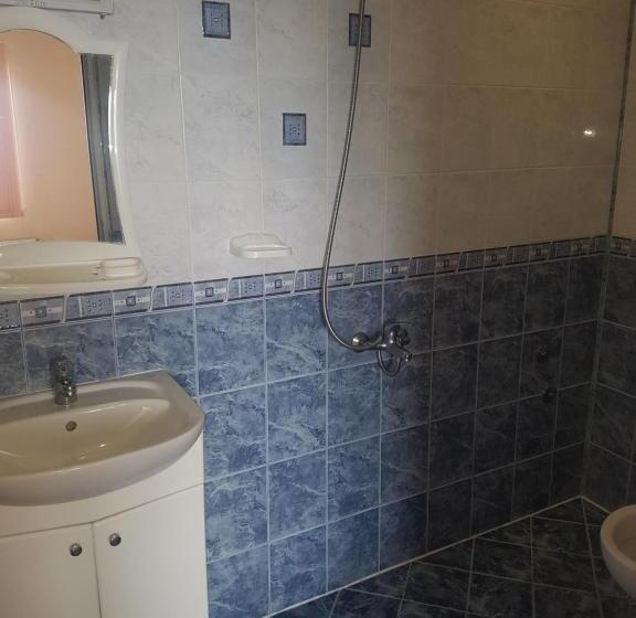 スタンダードトリプルルーム, Guest House Chala