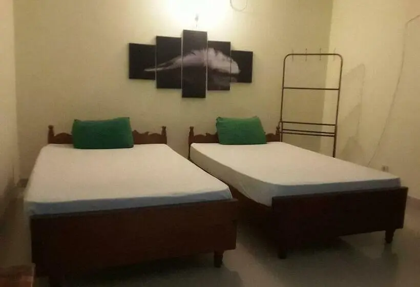 エコノミールーム, Hansika Guest Inn