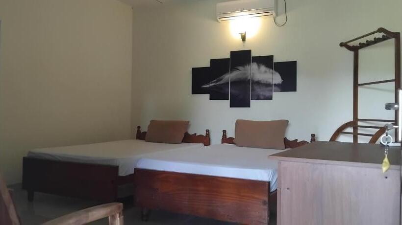 غرفة إقتصادية, Hansika Guest Inn