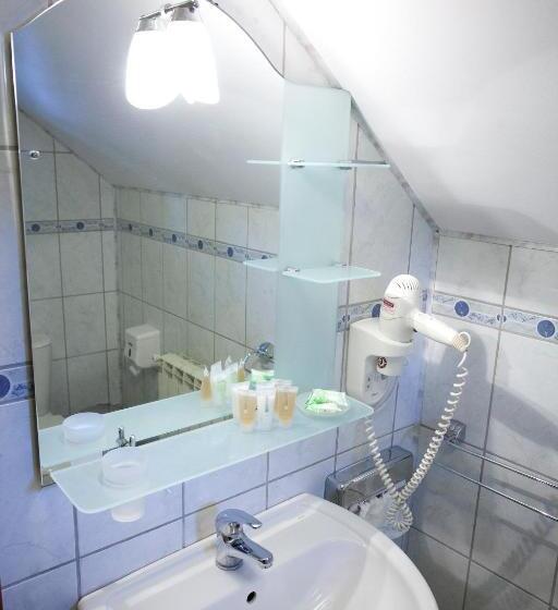 חדר סטנדרט לשלושה, Pensiunea Romeo Tecuci