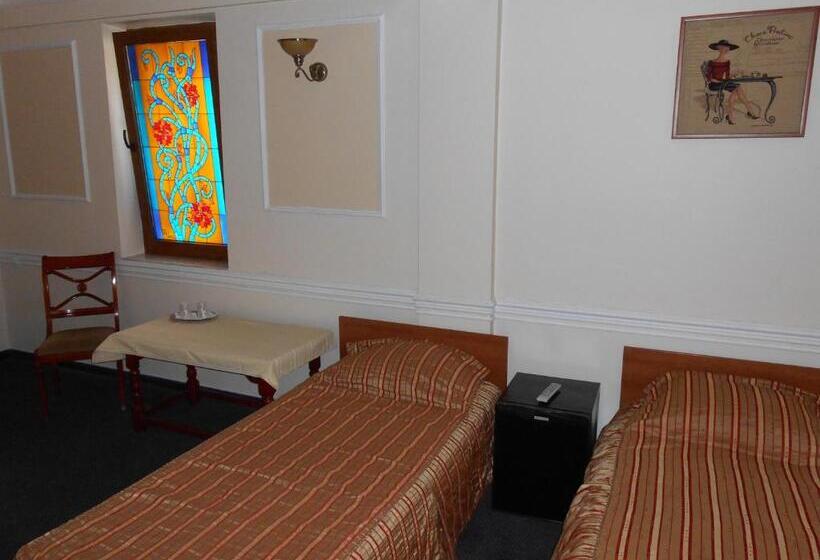 חדר סטנדרט לשלושה, Pensiunea Romeo Tecuci