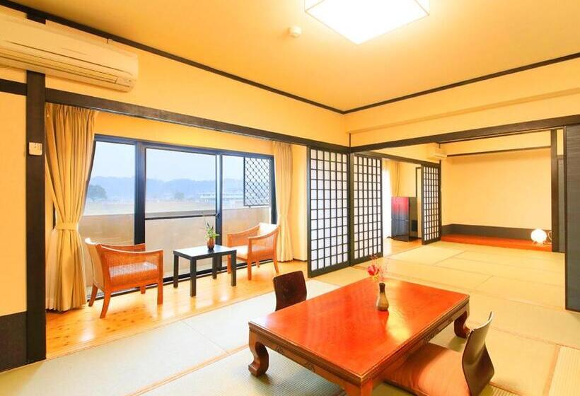 חדר משפחתי, Yutorelo Yamaga