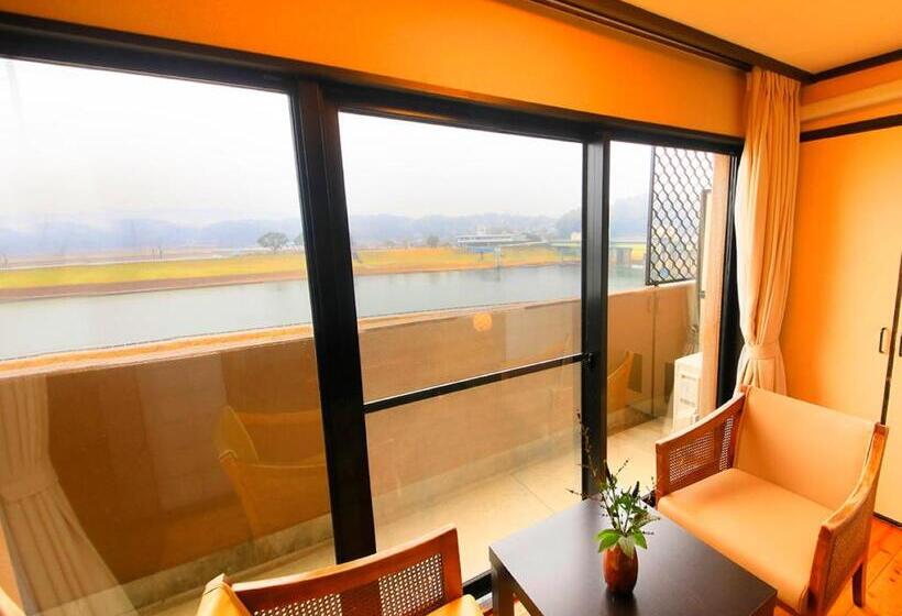 חדר משפחתי, Yutorelo Yamaga