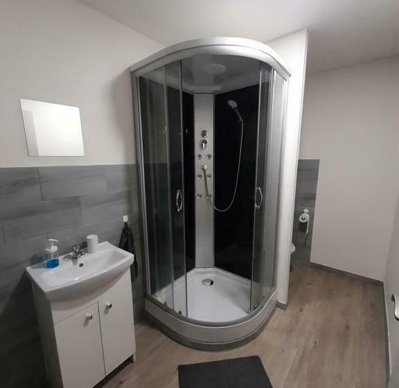 Lakosztály, Pension U Johnů