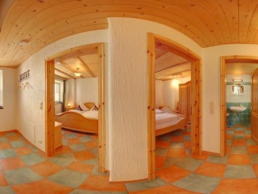 Дом 1 Спальня, Zur Post