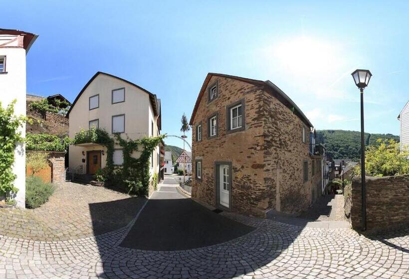 1间卧室的房子, Zur Post