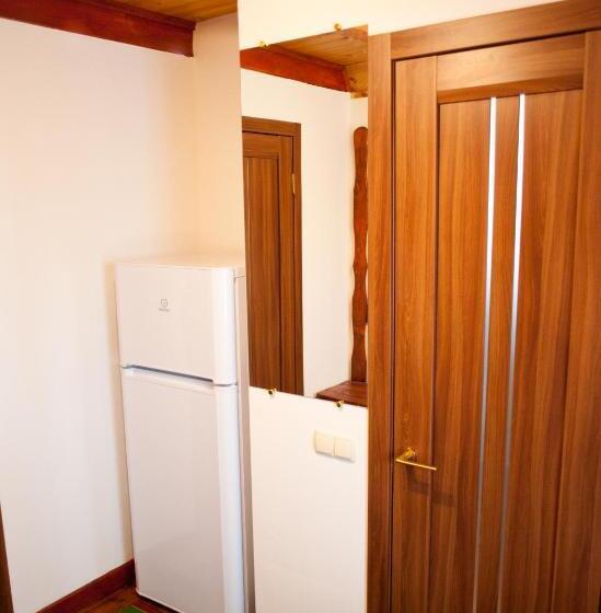 غرفة قياسية رباعية, Vesela Sadyba