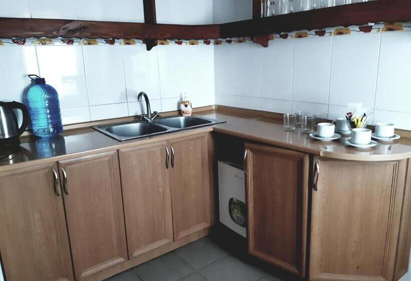 غرفة عائلية مطلّة علي الحديقة, Vesela Sadyba