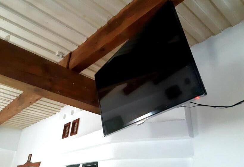 غرفة عائلية مطلّة علي الحديقة, Vesela Sadyba