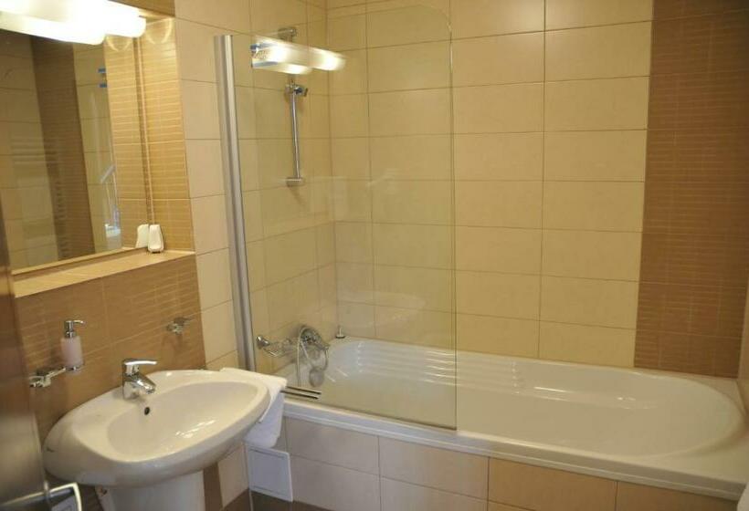 Семейный Номер, Complex Pastravaria Albota