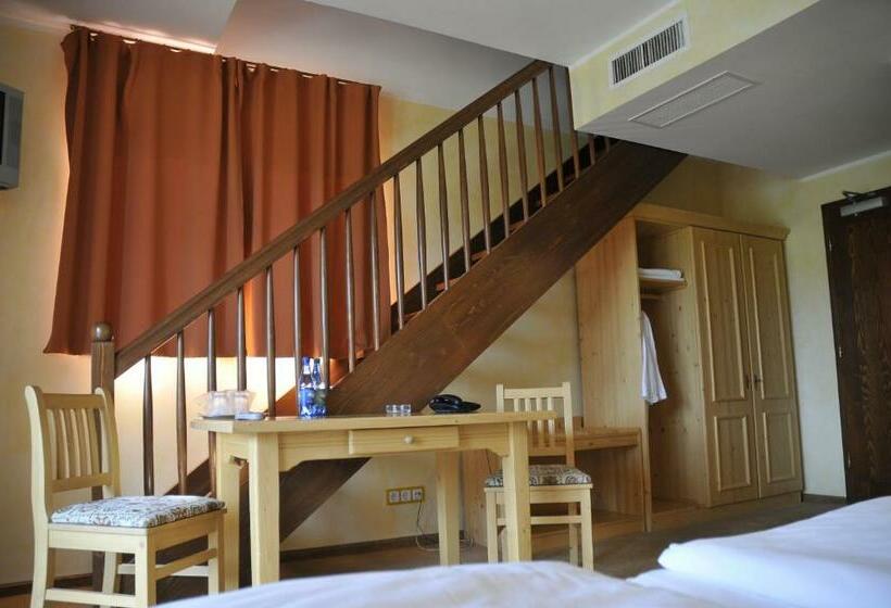 Семейный Номер, Complex Pastravaria Albota