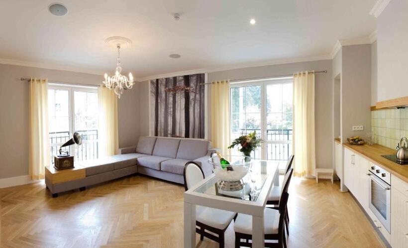 סוויטה דלוקס, Spa Hotel Garni Löwenstein