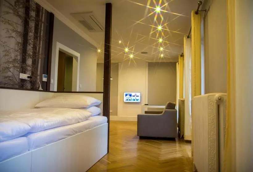 スタンダードスタジオ, Spa Hotel Garni Löwenstein