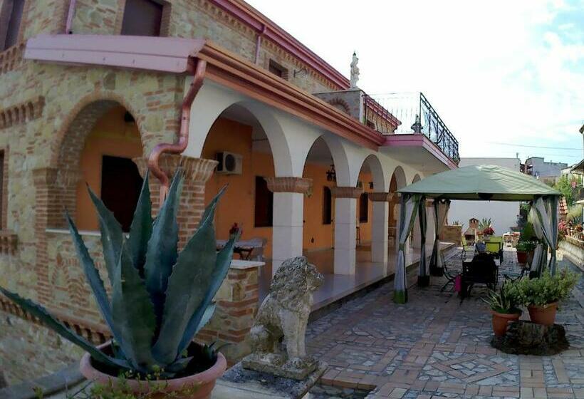 Номер Стандарт с Террасой, B&b Castello Michelina
