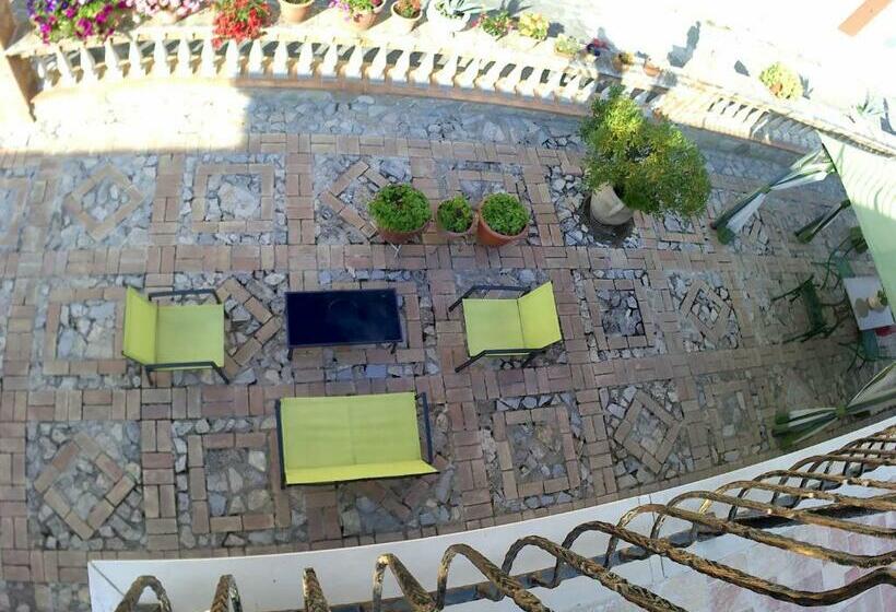 Номер Стандарт с Террасой, B&b Castello Michelina