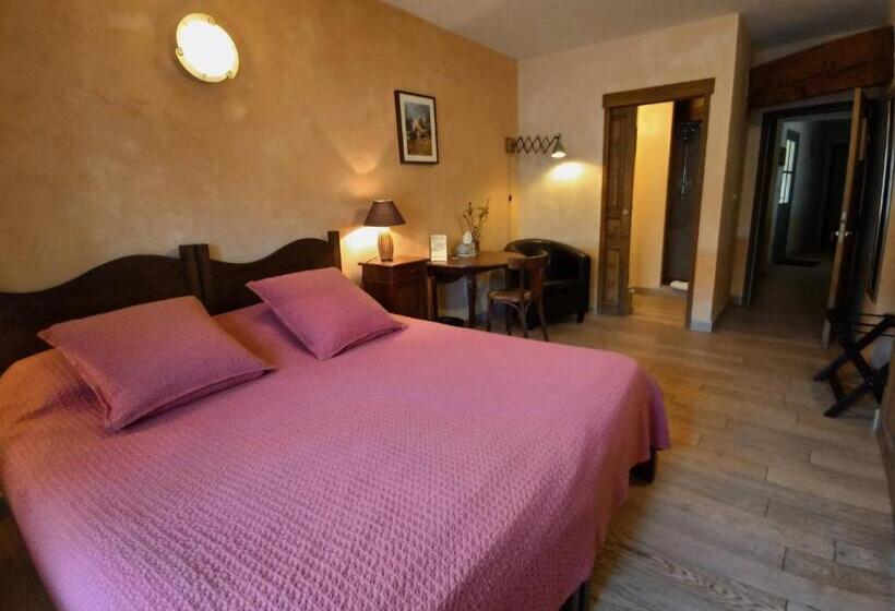 غرفة قياسية, Des Lits Sur La Place