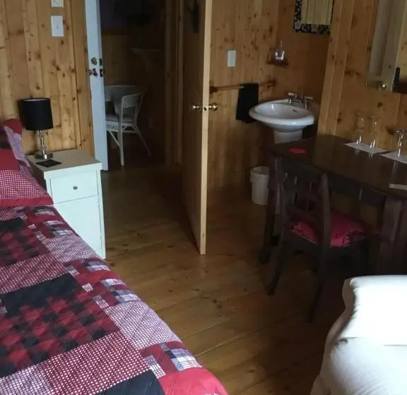 Standard room with outdoor bath, Gîte La Veilleuse