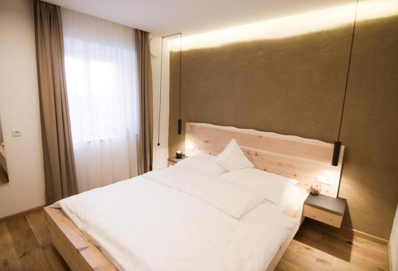 컴포트 룸, Haus Urban