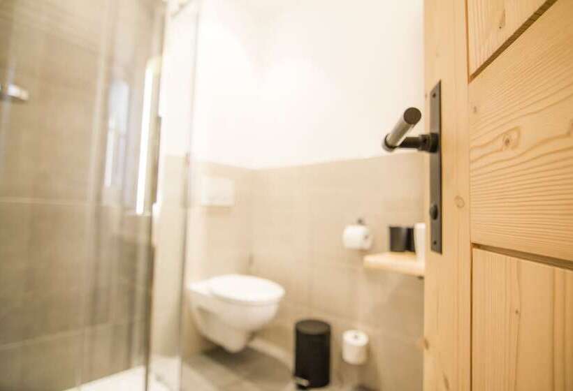 컴포트 룸, Haus Urban