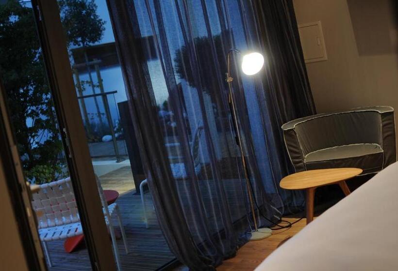 חדר סטנדרט מותאם לאדם עם מוגבלויות, Hôtel Restaurant L Aquarelle