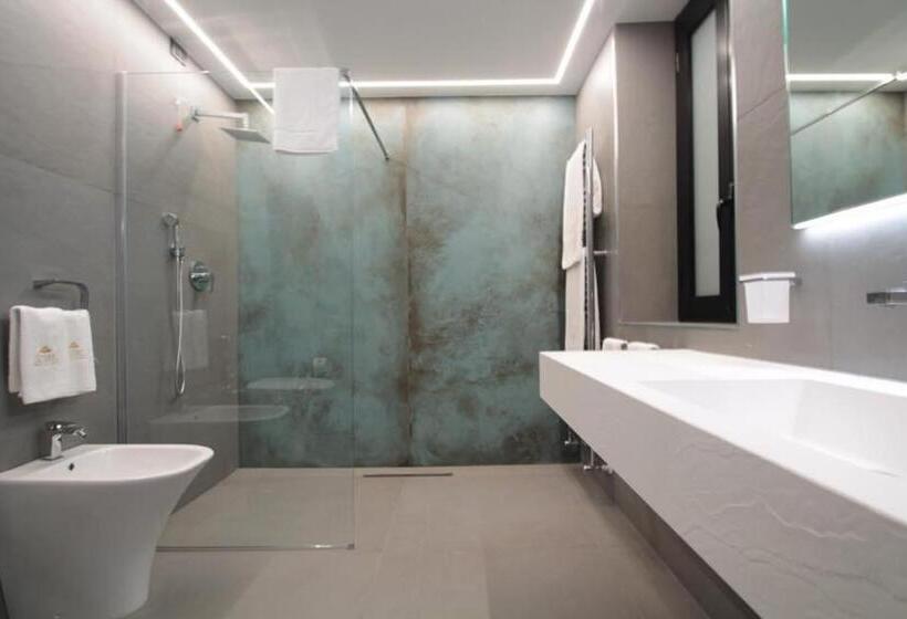 Люкс, Vytae Spa & Resort