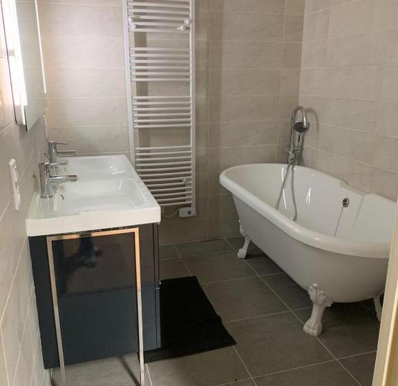 Апартаменты 1 Спальня Вид на Сад, Chambre D'hôte Manoir De Clairbois