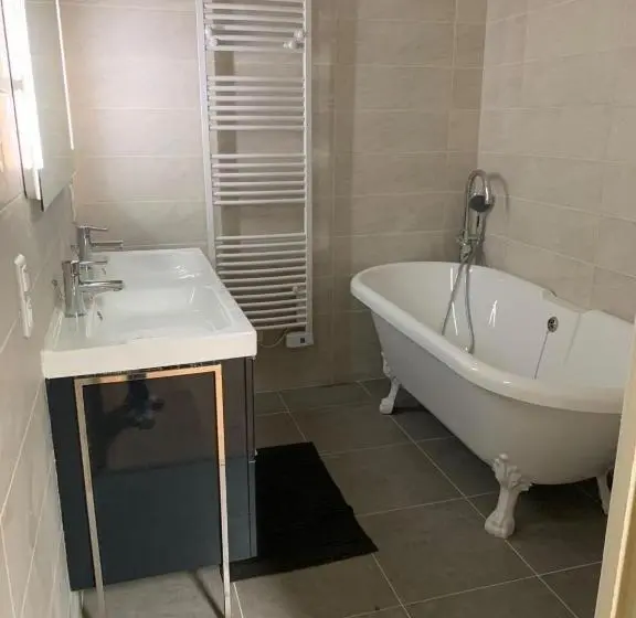 庭の見える１ベッドルームアパートメント, Chambre D'hôte Manoir De Clairbois