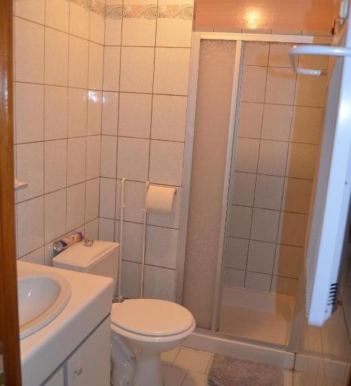 4인용 스탠다드 룸, Chambres D'hotes & Champagne Douard