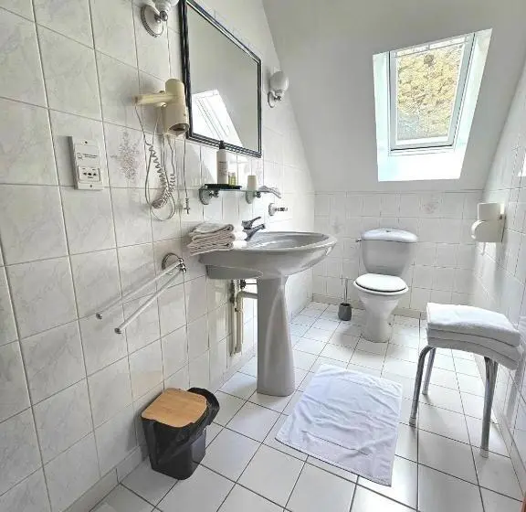 スタンダードトリプルルーム, Chambres D'hotes Chez Renée