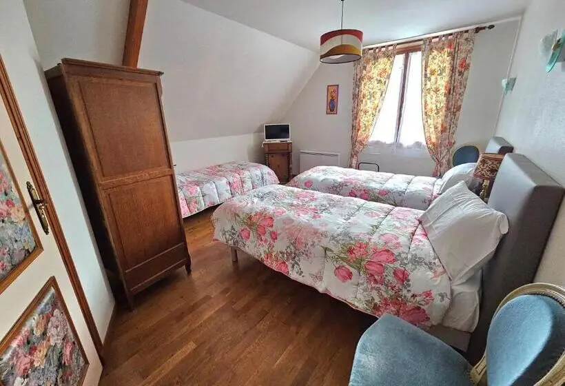 スタンダードトリプルルーム, Chambres D'hotes Chez Renée
